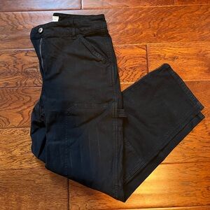 Aritzia Wilfred like new BLACK cargo pants size 4